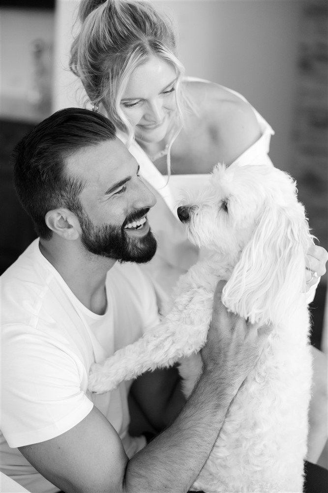 LIFESTYLE ENGAGEMENT PHOTO IN HOME WITH DOG BY VANESSA JOY
