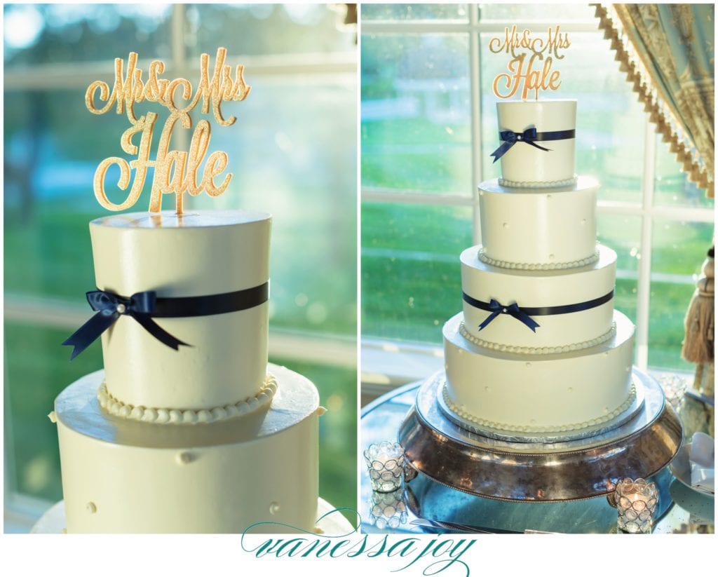 four tiered wedding cakes, wedding cakes with bows