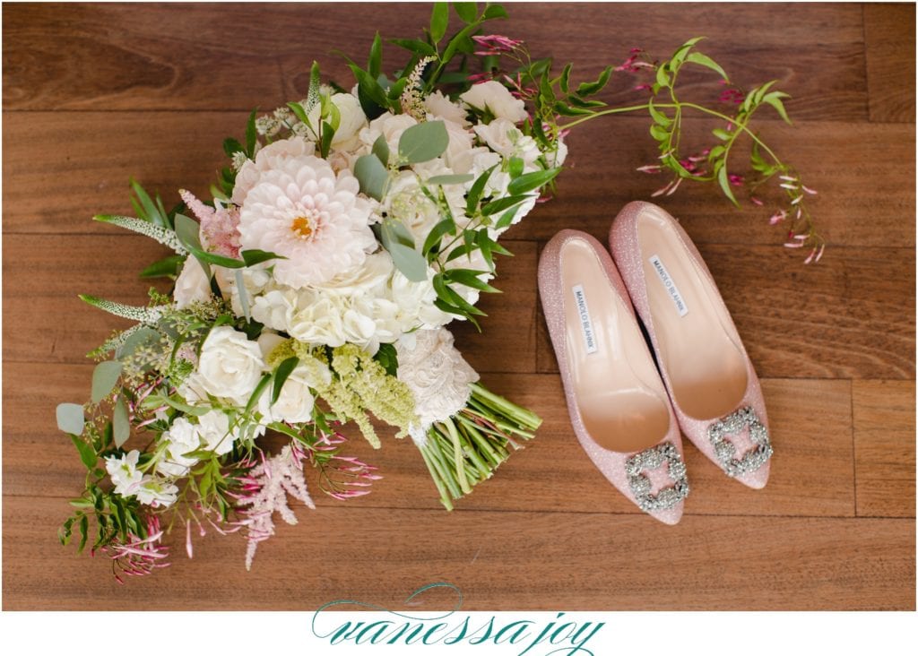 pink monolo blahnik, dahlia wedding bouquet, unique pink wedding shoes