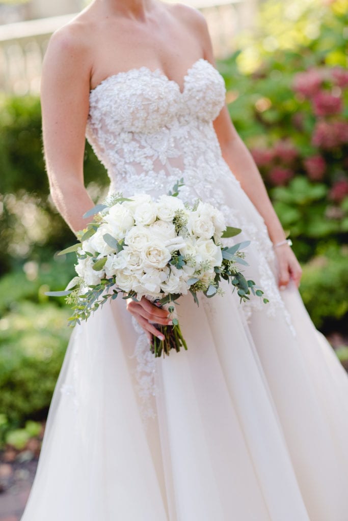 bridal bouquet, bride photography, white rose bouquet 