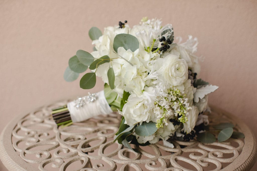 white floral arrangement, perla and company floral arrangement, wedding bouquet