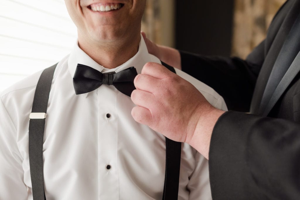 groom details, black bowtie