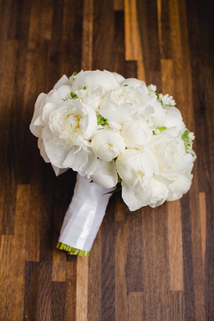 white wedding bouquet, wedding details