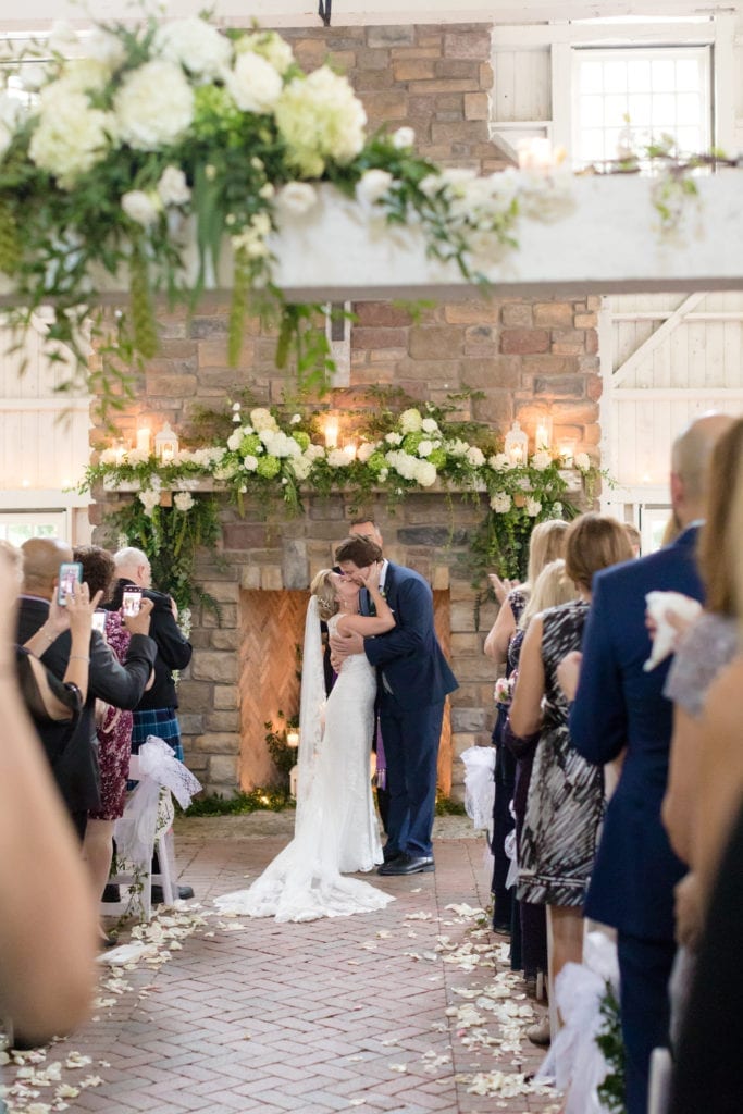first kiss at wedding, i do