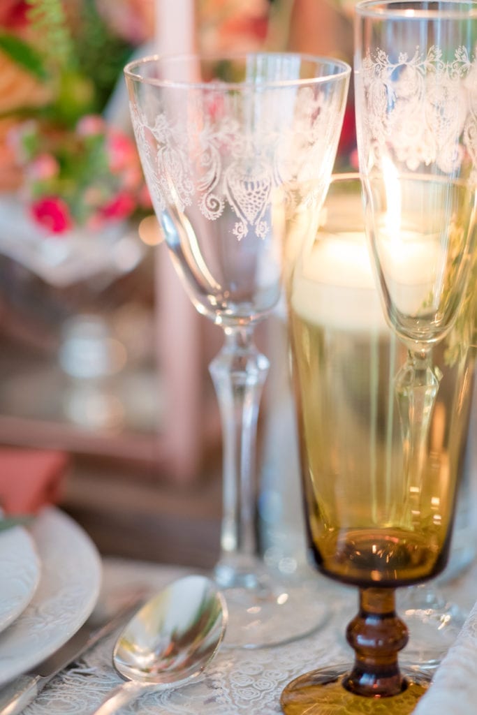 wedding glass details, champagne wedding flutes with painted details
