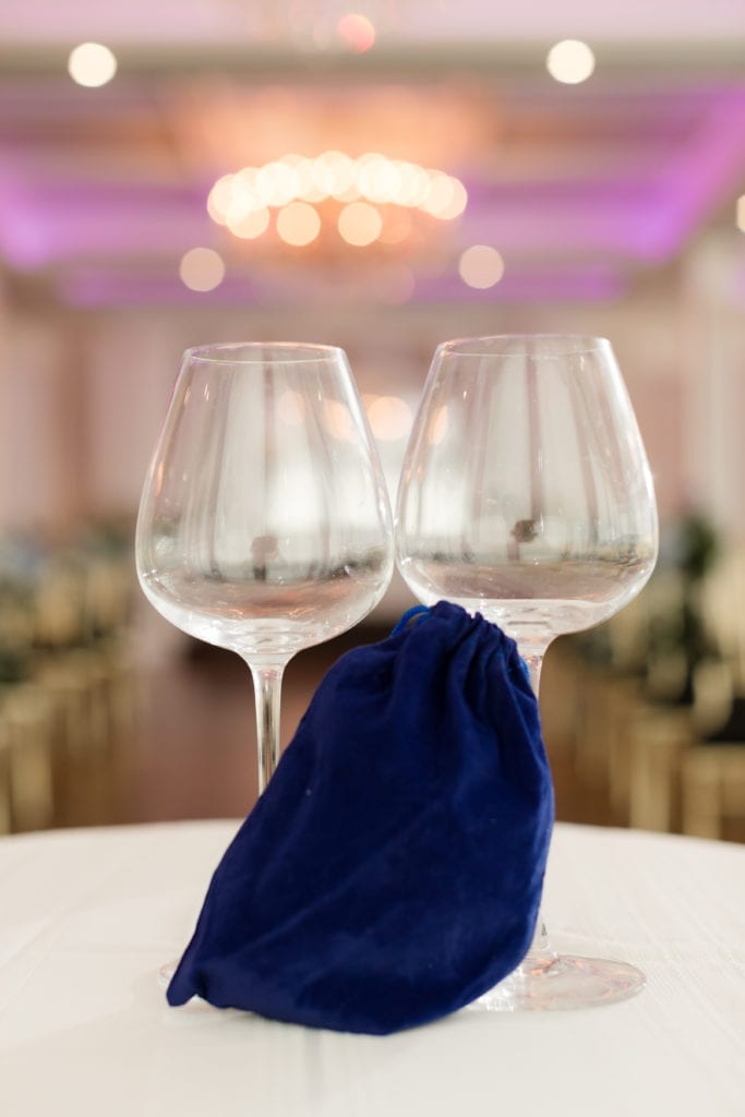 breaking of the glass, Jewish wedding traditions