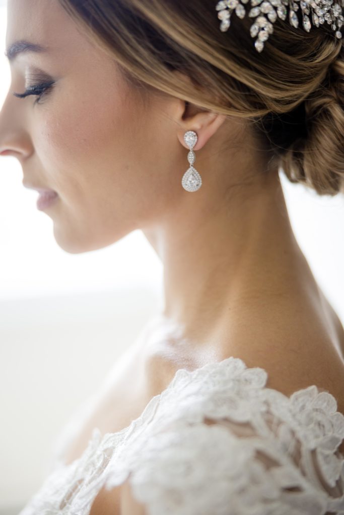 elegant drop earrings, bridal detail