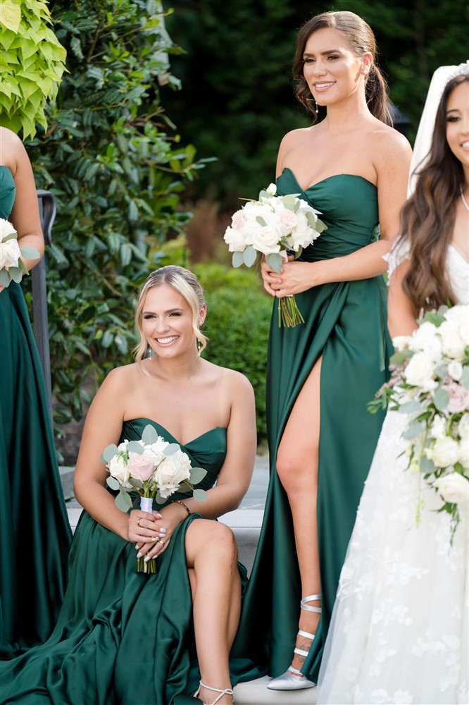 bridesmaids wearing green