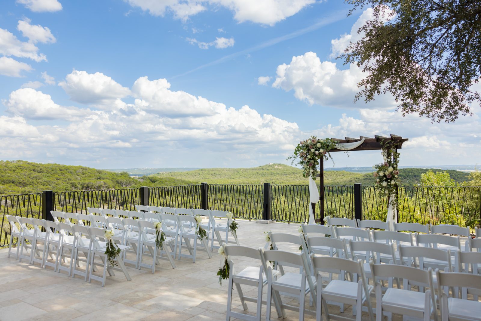 rambling rose ranch outdoor ceremony